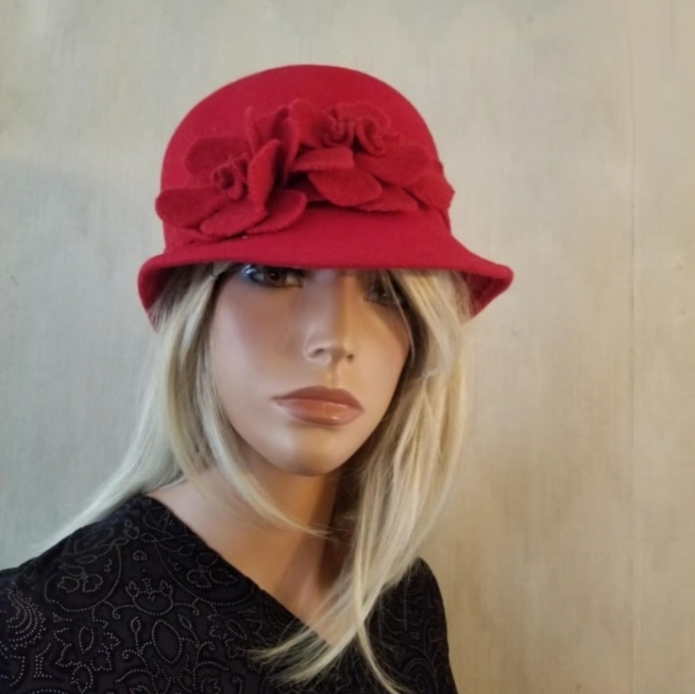 Complit by Marisa Red Wool Cloche Hat Cool Weather Church Hat Made in Italy